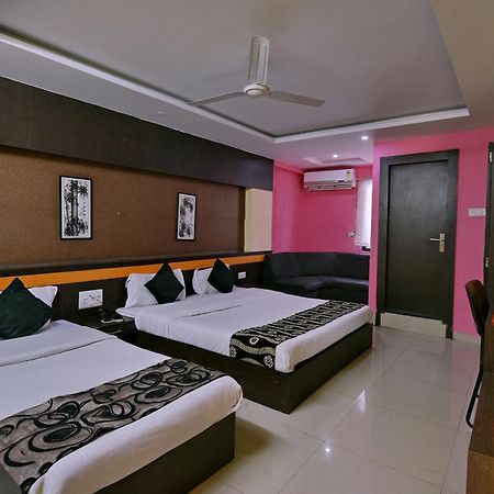 Collection O Diamond And Residences Indore Buitenkant foto