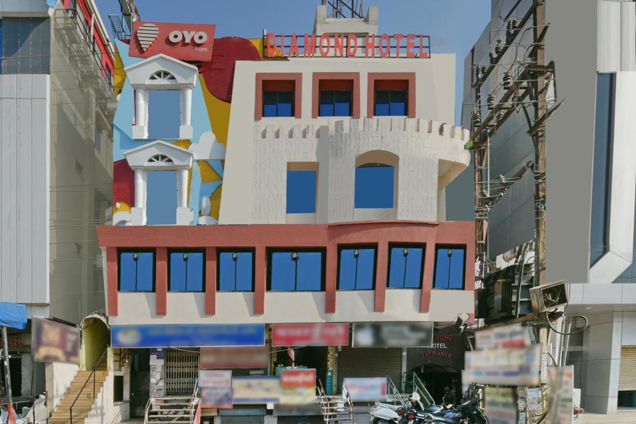 Collection O Diamond And Residences Indore Buitenkant foto