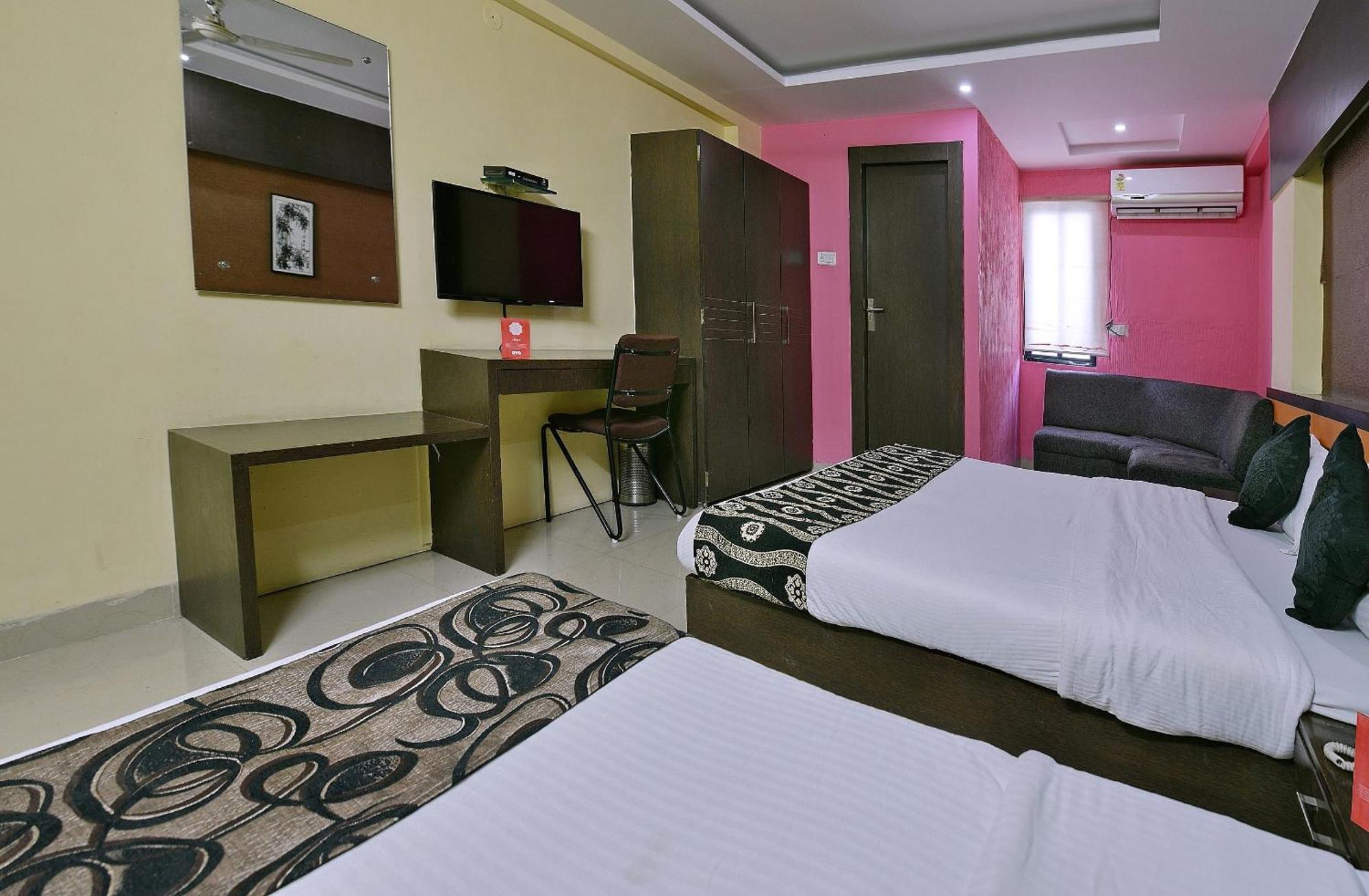Collection O Diamond And Residences Indore Buitenkant foto