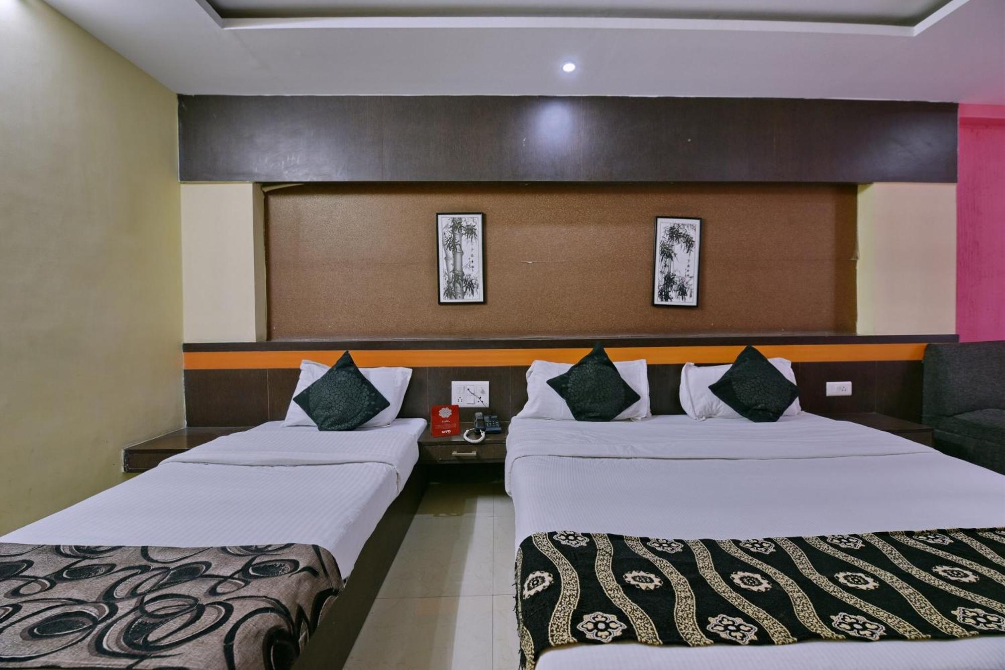Collection O Diamond And Residences Indore Buitenkant foto