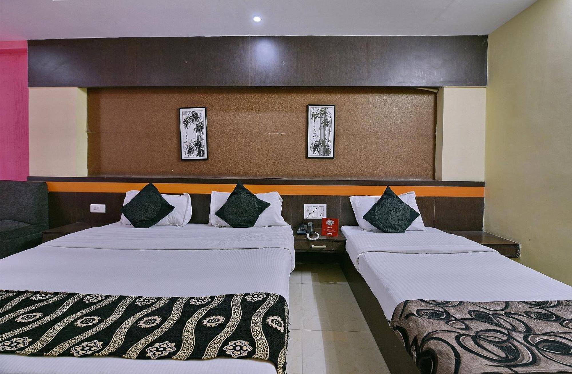 Collection O Diamond And Residences Indore Buitenkant foto