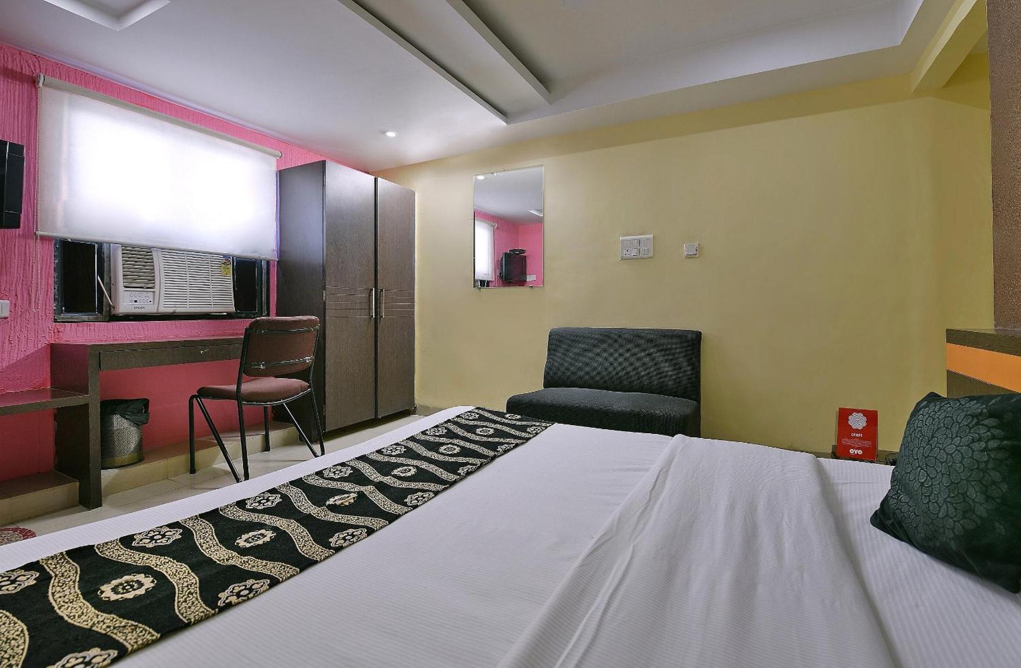 Collection O Diamond And Residences Indore Buitenkant foto